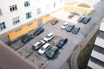 PARKOVACÍ STÁNÍ  - Pronájem bytu 2+kk v osobním vlastnictví 65 m², Praha 9 - Libeň