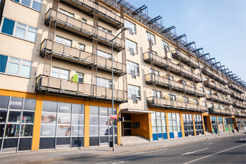 BYTOVÝ DŮM ČESKOMORAVSKÁ - Pronájem bytu 2+kk v osobním vlastnictví 65 m², Praha 9 - Libeň