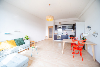 OBÝVACÍ POKOJ - Pronájem bytu 2+kk v osobním vlastnictví 65 m², Praha 9 - Libeň 