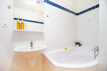 KOUPELNA - Pronájem bytu 2+kk v osobním vlastnictví 59 m², Praha 9 - Libeň