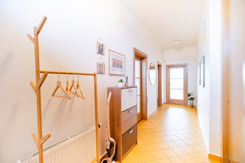 VSTUPNÍ HALA  - Pronájem bytu 2+kk v osobním vlastnictví 59 m², Praha 9 - Libeň