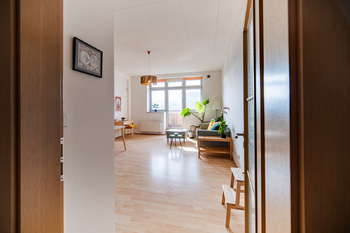 OBÝVACÍ POKOJ - Pronájem bytu 2+kk v osobním vlastnictví 59 m², Praha 9 - Libeň