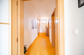 VSTUPNÍ HALA  - Pronájem bytu 2+kk v osobním vlastnictví 59 m², Praha 9 - Libeň