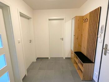 Vstupní hala, předsíň - Pronájem bytu 2+kk v osobním vlastnictví 53 m², Brandýs nad Labem-Stará Boleslav