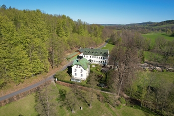 penzion a okolí - Prodej ubytovacího zařízení 1070 m², Raspenava