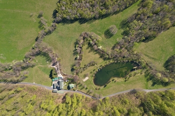 penzion z dronu - Prodej ubytovacího zařízení 1070 m², Raspenava