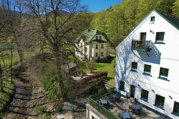 penzion a zahrada - Prodej ubytovacího zařízení 1070 m², Raspenava