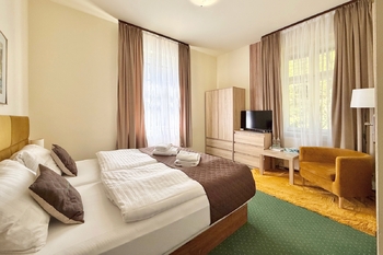 pokoj (1.NP vila) - Prodej ubytovacího zařízení 1070 m², Raspenava