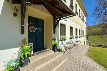 hlavní vstup  - Prodej ubytovacího zařízení 1070 m², Raspenava