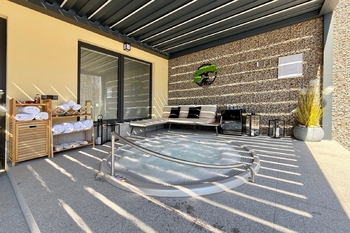 wellness (hlavní budova) - Prodej ubytovacího zařízení 1070 m², Raspenava