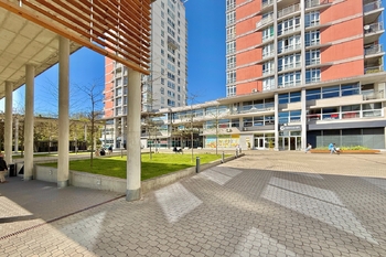 okolí budovy - Prodej obchodních prostor, Praha 10 - Strašnice