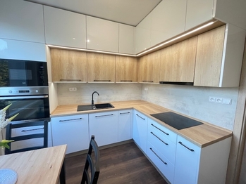 Pronájem bytu 3+1 v osobním vlastnictví 75 m², Praha 9 - Letňany