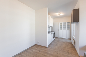 Pronájem bytu 1+kk v družstevním vlastnictví 27 m², Praha 5 - Hlubočepy
