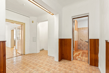 Hala 13,4 m² - Prodej bytu 4+1 v osobním vlastnictví 118 m², Praha 1 - Malá Strana