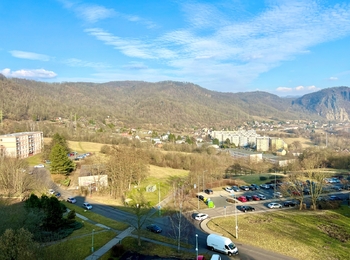 pohled z okna bytu - Prodej bytu 1+1 v družstevním vlastnictví 37 m², Ústí nad Labem