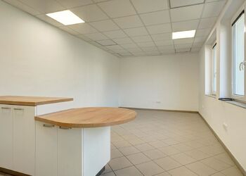 Pronájem obchodních prostor 56 m², Oslavany