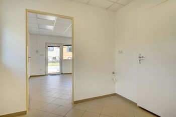 Pronájem obchodních prostor 56 m², Oslavany