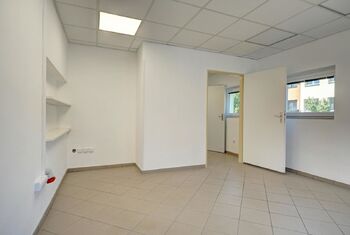 Pronájem obchodních prostor 56 m², Oslavany