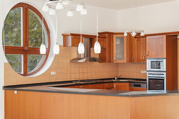 Prodej domu 311 m², Velké Popovice