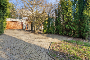 Prodej domu 311 m², Velké Popovice