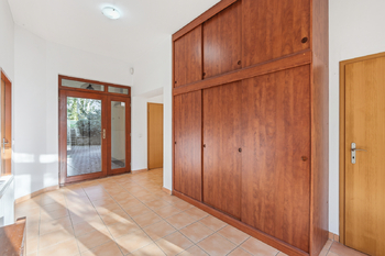 Prodej domu 311 m², Velké Popovice