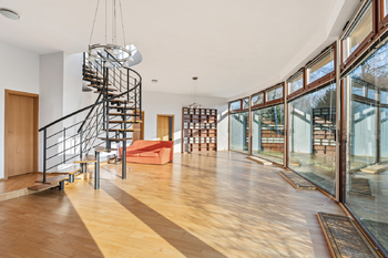 Prodej domu 311 m², Velké Popovice