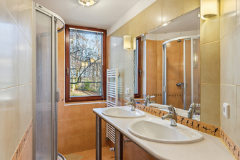 Prodej domu 311 m², Velké Popovice