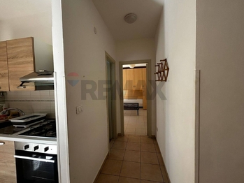 chodba vedoucí do ložnice - Prodej bytu 2+kk v osobním vlastnictví 64 m², Montesilvano