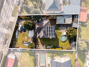 Prodej domu 254 m², Šestajovice