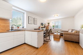 Prodej domu 254 m², Šestajovice