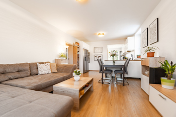 Prodej domu 254 m², Šestajovice