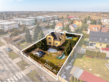 Prodej domu 254 m², Šestajovice