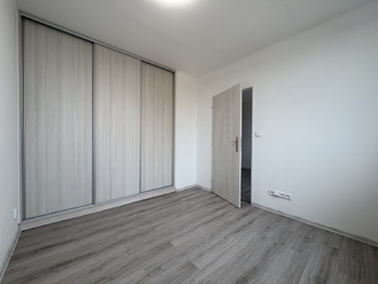 Ložnice - Pronájem bytu 2+kk v osobním vlastnictví 47 m², Praha 9 - Černý Most