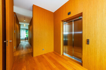 Prodej bytu 6 a více v osobním vlastnictví 296 m², Praha 4 - Braník