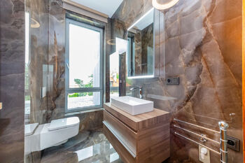 Prodej bytu 6 a více v osobním vlastnictví 296 m², Praha 4 - Braník