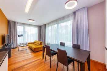 Prodej bytu 6 a více v osobním vlastnictví 296 m², Praha 4 - Braník