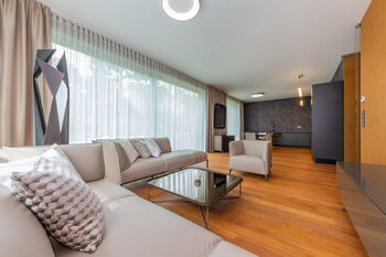 Prodej bytu 6 a více v osobním vlastnictví 296 m², Praha 4 - Braník