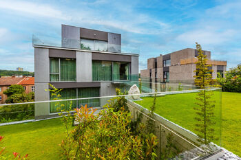 Prodej bytu 6 a více v osobním vlastnictví 296 m², Praha 4 - Braník