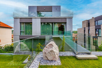 Prodej bytu 6 a více v osobním vlastnictví 296 m², Praha 4 - Braník