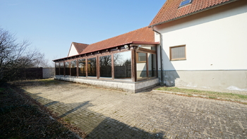 Prodej nájemního domu 1145 m², Petříkov