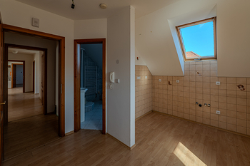 Prodej nájemního domu 1145 m², Petříkov