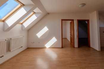 Prodej nájemního domu 1145 m², Petříkov