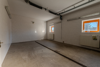 Prodej nájemního domu 1145 m², Petříkov