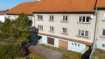 Prodej garáže 472 m², Bor
