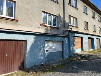 Prodej garáže 472 m², Bor