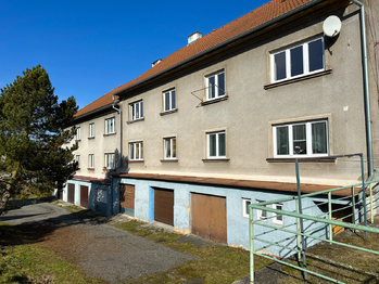 Prodej garáže 472 m², Bor