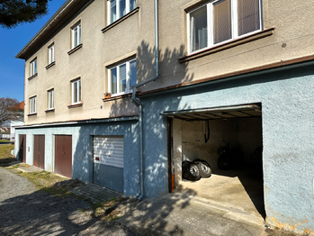 Prodej garáže 472 m², Bor