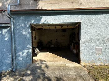 Prodej garáže 472 m², Bor