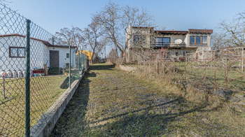 Prodej pozemku 1347 m², Husinec