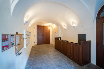 Prodej bytu 3+1 v osobním vlastnictví 57 m², Praha 1 - Malá Strana